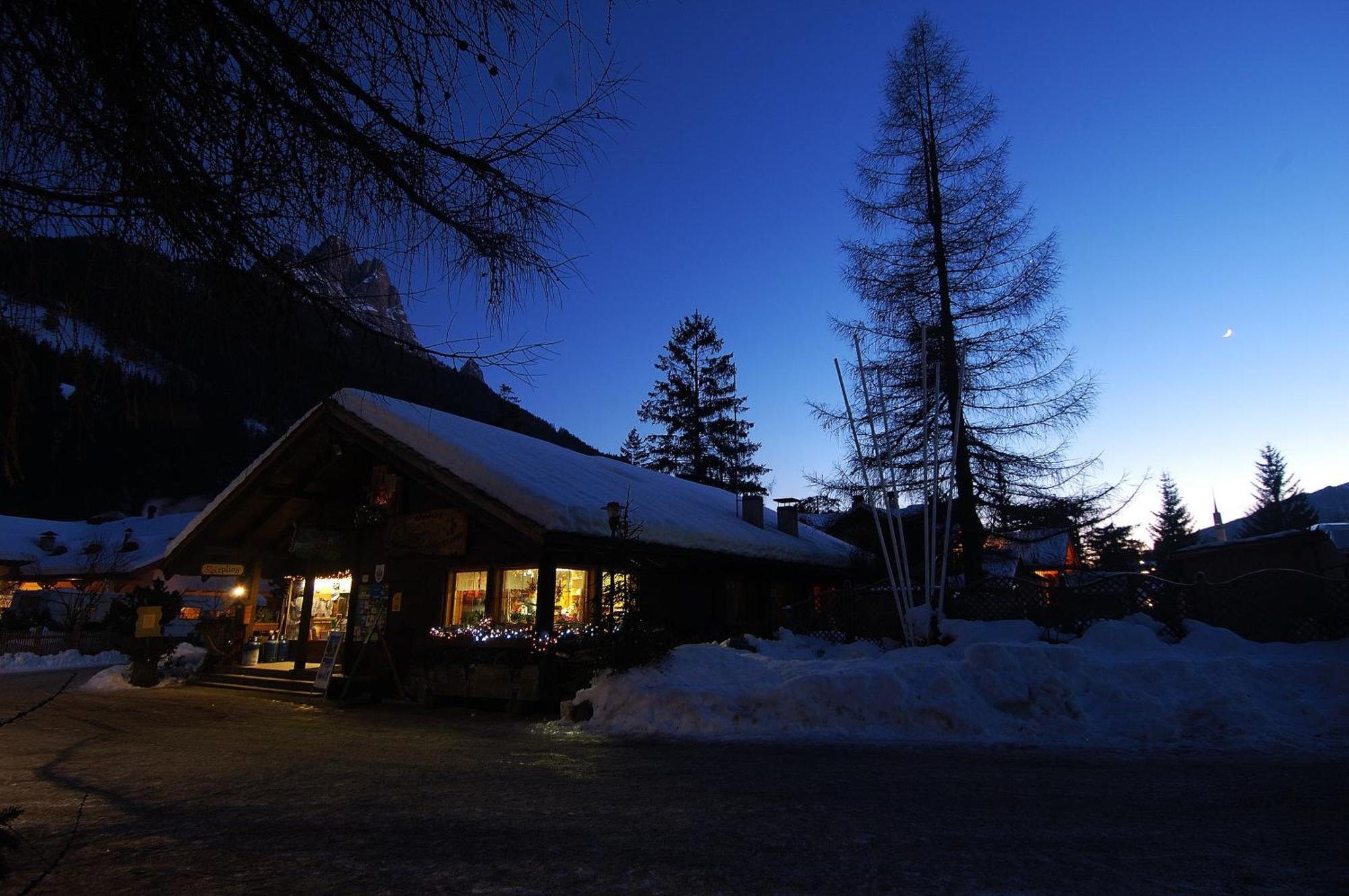 Camping Catinaccio Rosengarten Pozza di Fassa Luaran gambar