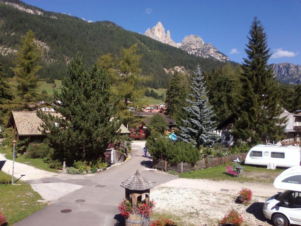 Camping Catinaccio Rosengarten Pozza di Fassa Luaran gambar